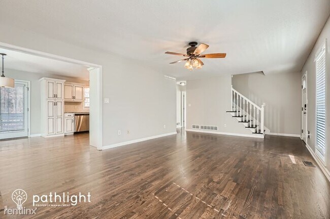 Building Photo - 4 br, 2.5 bath House - 1 Bainbridge Drive ...