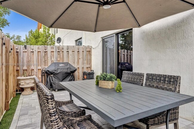 Foto del edificio - 10437 NW 82nd St