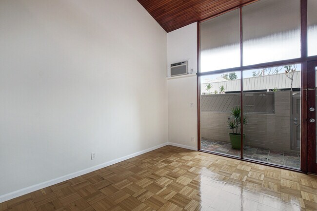 Living Room & Front Patio - 279 S Church Ln