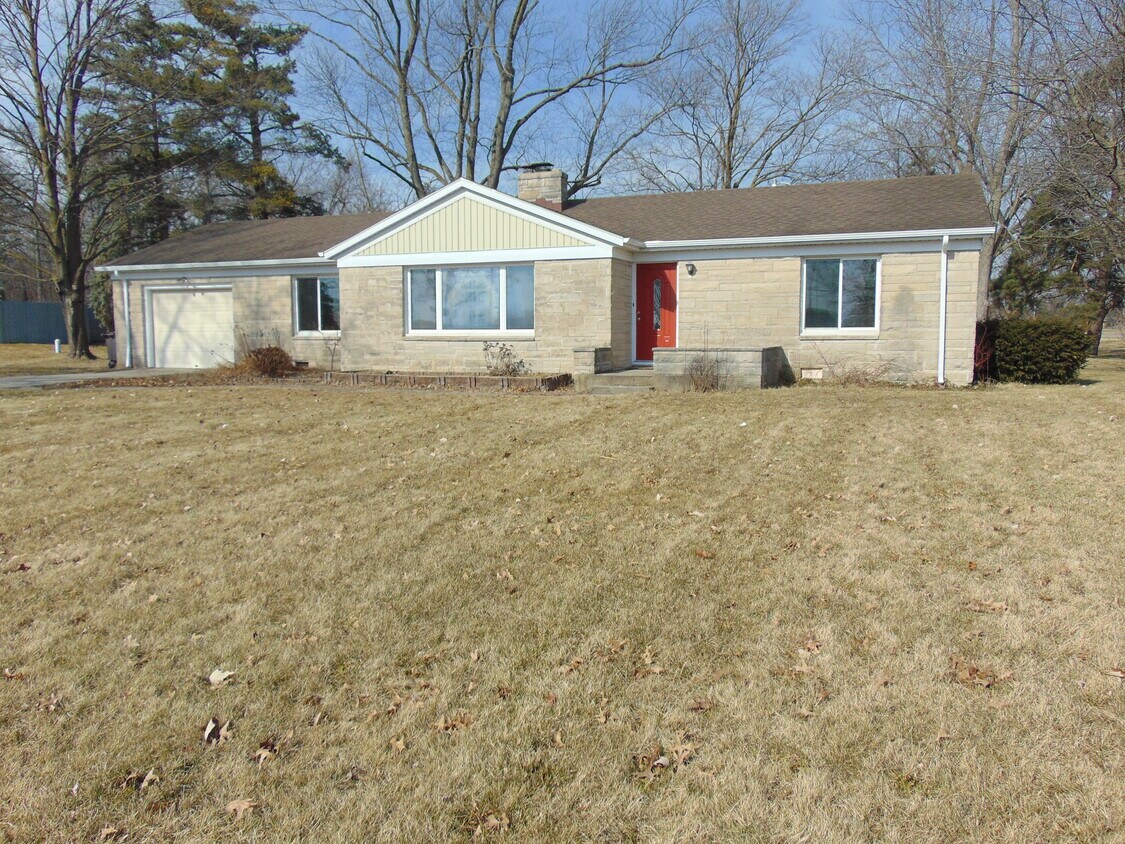 114 W Ludwig Rd, Fort Wayne, IN 46825 House Rental in Fort Wayne, IN