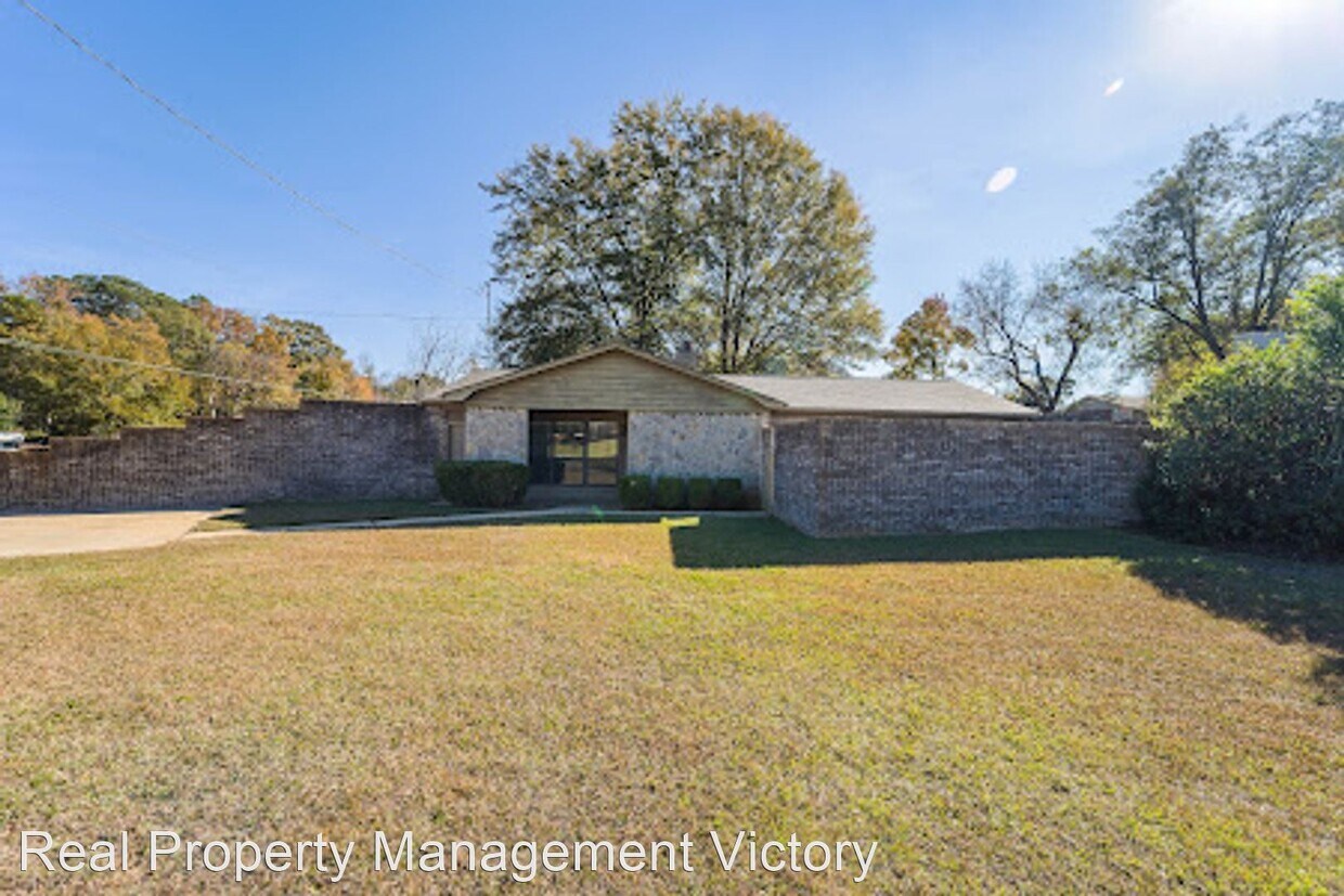 Primary Photo - 8019 Old Greensboro Rd