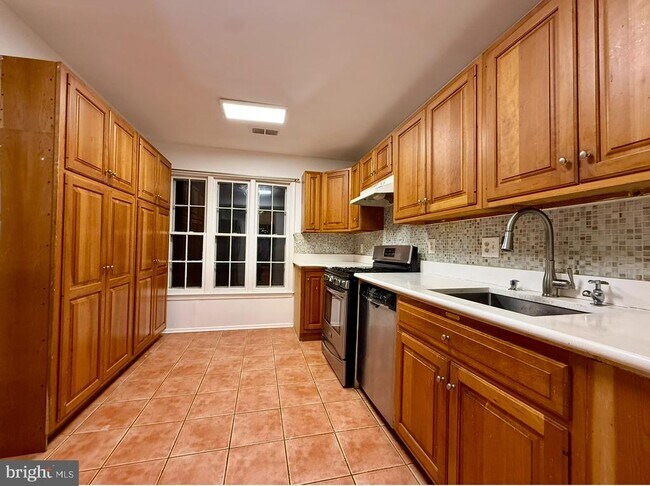 Foto del edificio - 9531 Burdett Rd