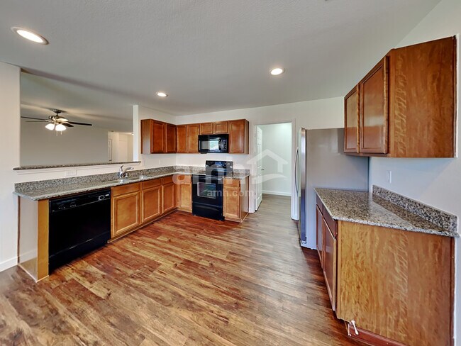 Foto del edificio - 803 Windflower Dr