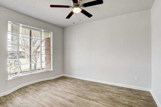 Foto del edificio - 5613 Armstrong