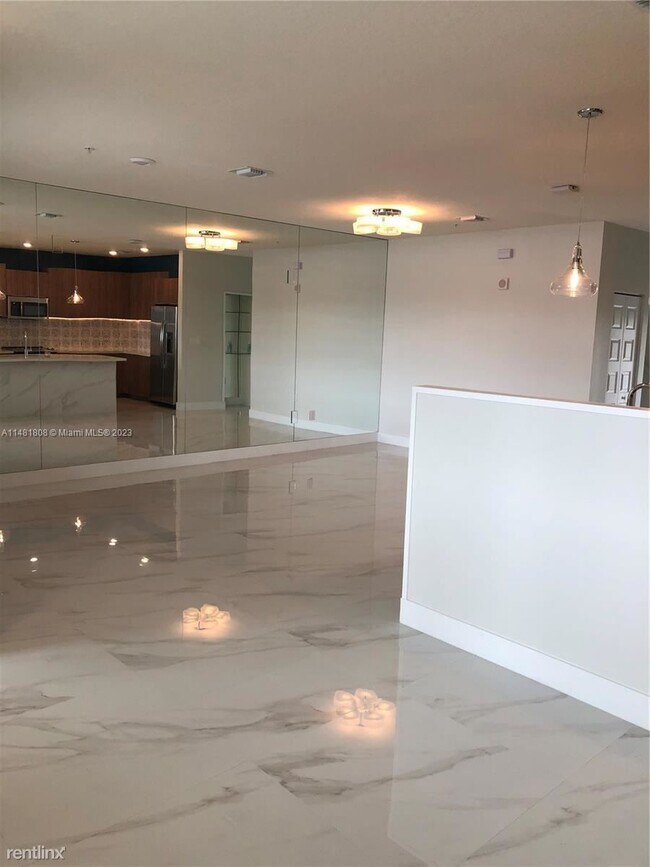 Building Photo - 3 br, 2.5 bath House - 4725 NW 85th Ave Un...