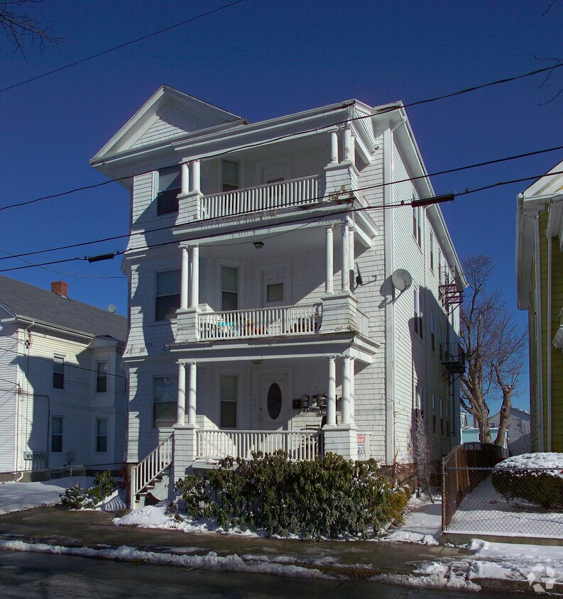 Building Photo - 756 2nd St