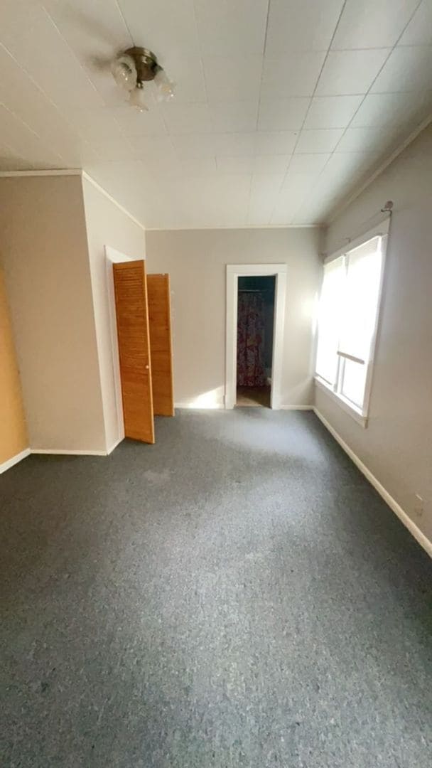 Building Photo - 2129