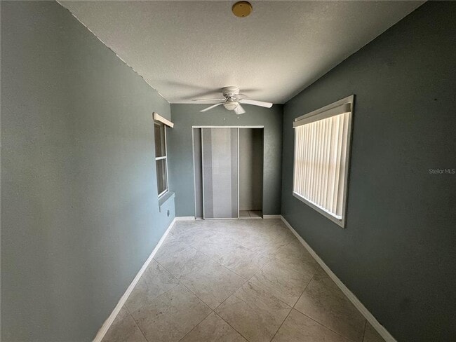 Foto del edificio - 1107 Hazelnut Dr