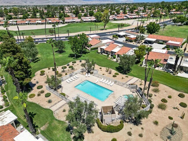 Piscina y spa comunitarios - 40997 Sea Island Ln