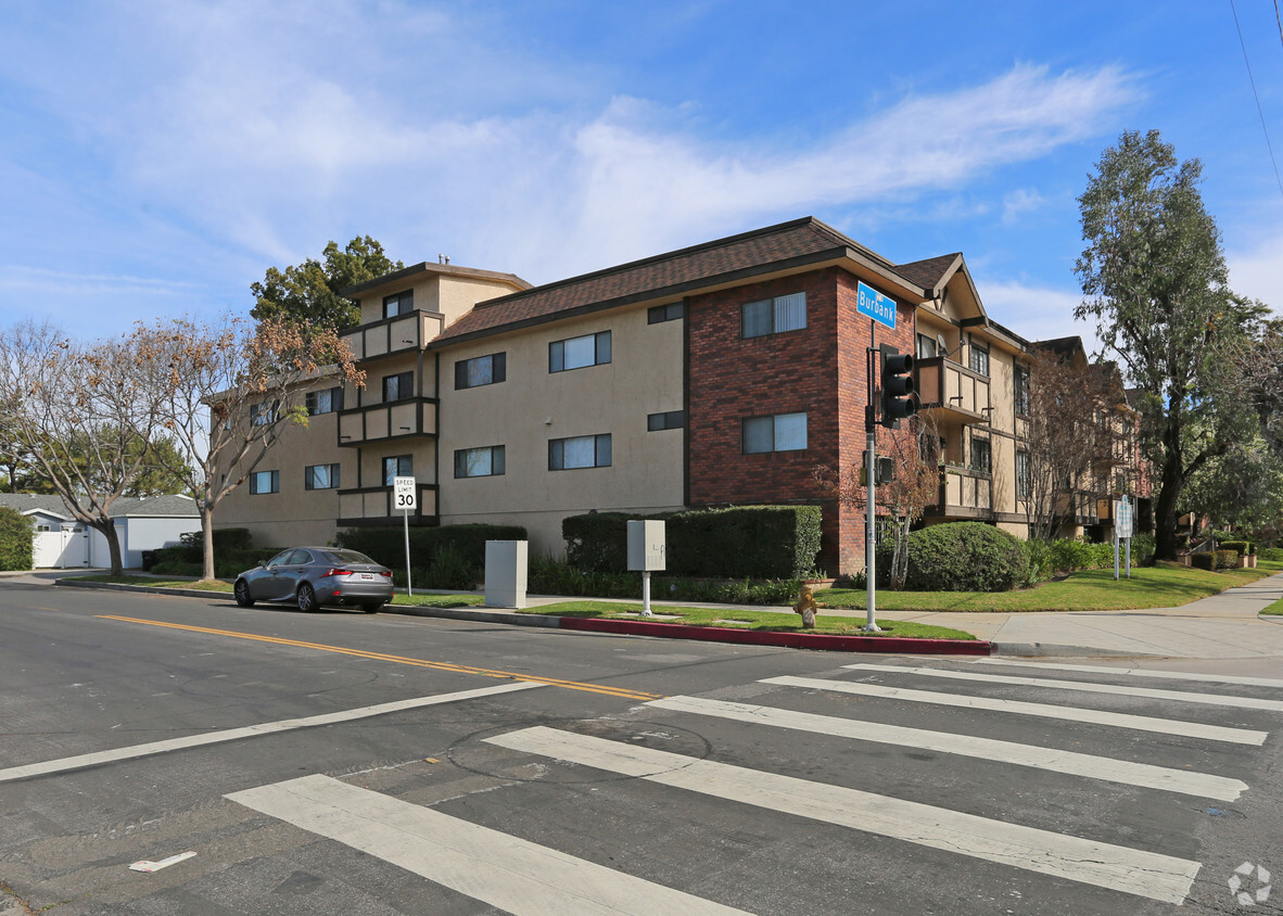 Primary Photo - Burbank Apartments