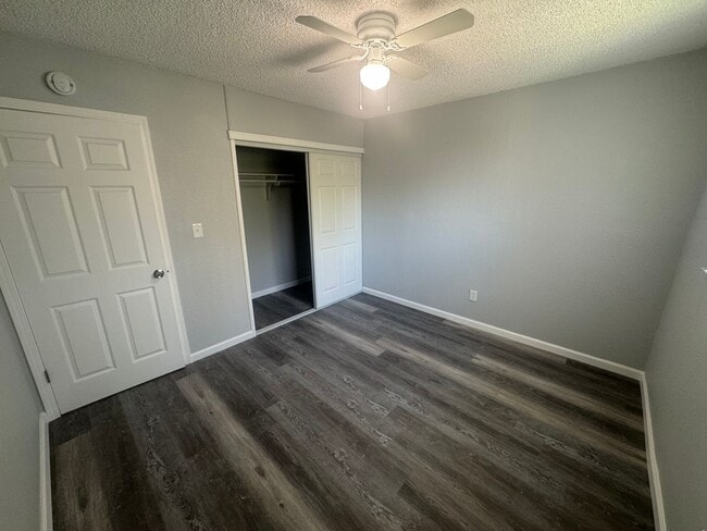 Building Photo - Cozy 2bd/1bth on Second Floor!