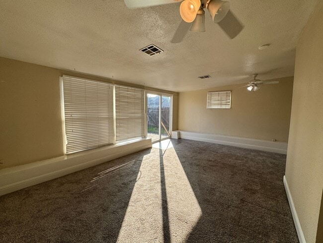 Building Photo - Nice Three Bedroom Corner Home