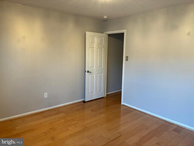 Foto del edificio - 213 Park Pl Dr