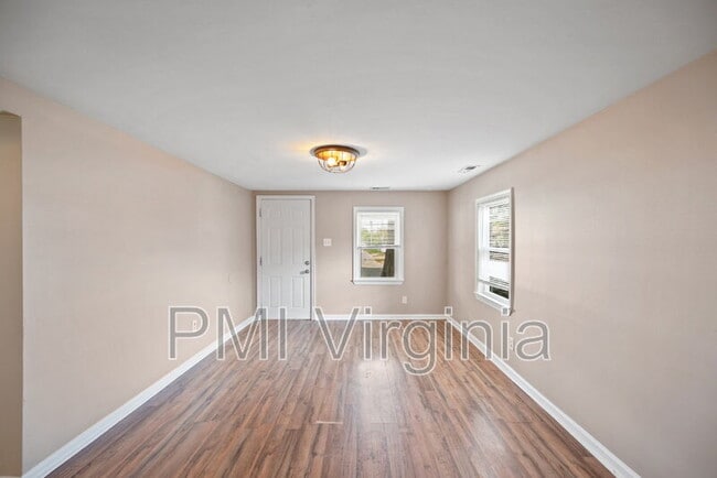 Building Photo - 4217 Dunning Rd