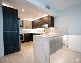 Building Photo - 18081 Biscayne Blvd