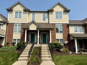 Building Photo - 10701 Gigi Dr