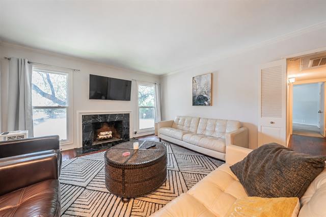 Foto del edificio - 10100 Regal Park Ln