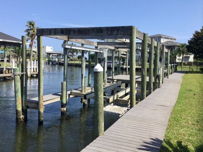 Foto del edificio - 1054 Edgewater Ln