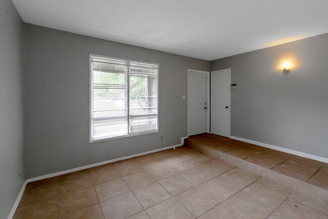 Foto del edificio - 3325 Valley Bend Rd