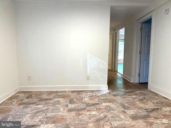 Foto del edificio - 61 W Pitman St