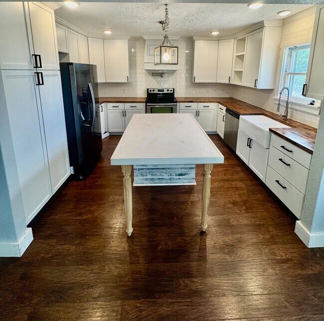 Foto del edificio - 408 W Luce St