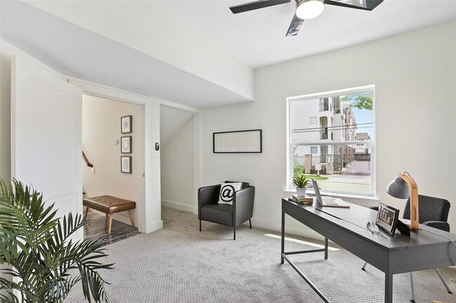 Foto del edificio - 1539 W 23rd St