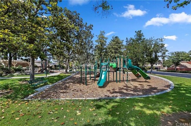 Foto del edificio - 782 Viewtop Ln