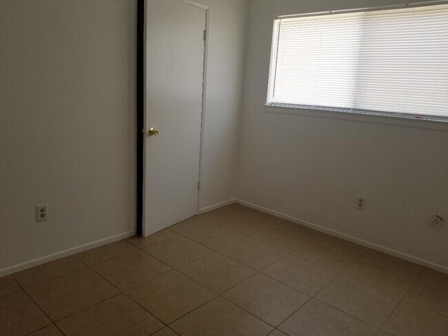 Foto del edificio - Ready to move in 3 bed/2 bath