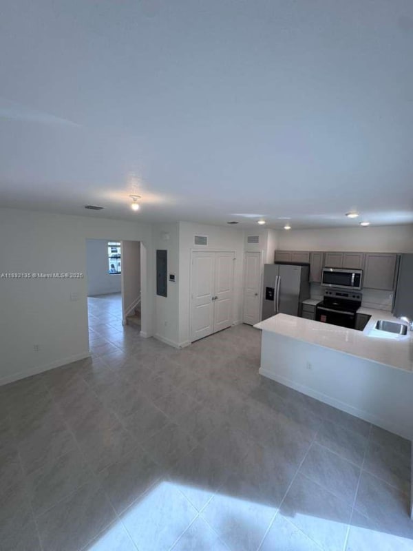 Foto del edificio - 1549 NE 3rd Ave