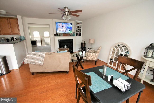 Building Photo - 15414 Rosemont Manor Dr
