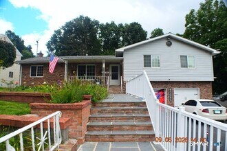 Building Photo - 32 Garden Hill Cir