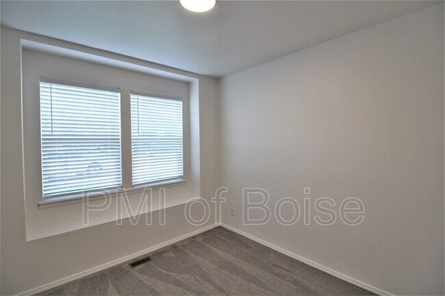Foto del edificio - 10104 W Lupine St
