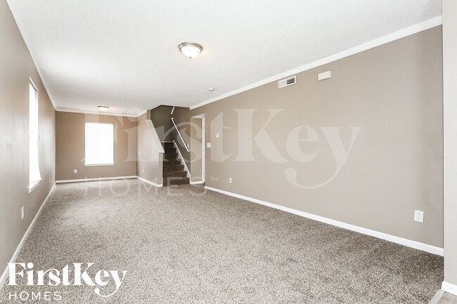 Building Photo - 347 Venus Dr