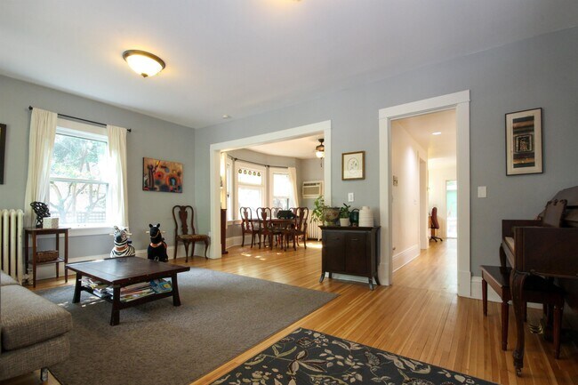 Foto del edificio - 152 Arthur Ave SE
