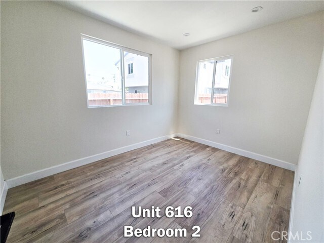 Building Photo - 616 W 84th St
