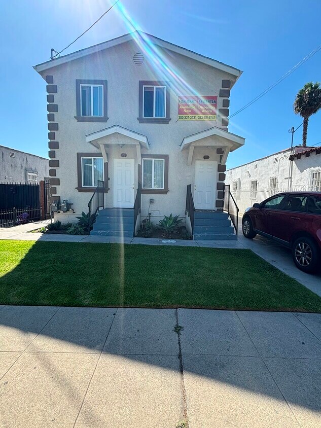 Foto principal - 828 W 71st St