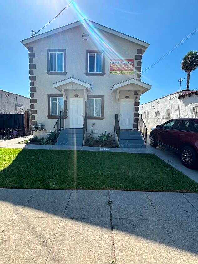 Primary Photo - 828 W 71st St