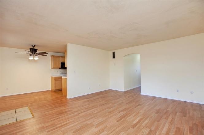 Primary Photo - 2094 E Grand Ave