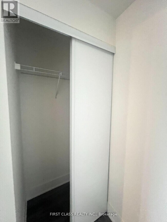 Building Photo - 188 Fairview Mall Dr