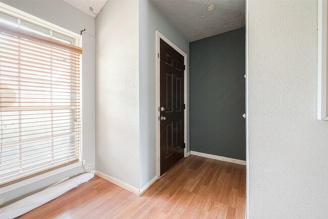 Building Photo - 10824 Bexley Drive