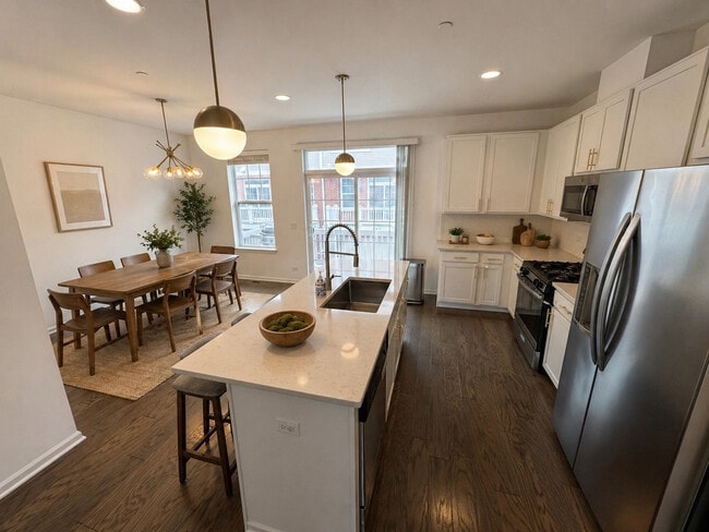 Building Photo - 6347 Capulina Ave