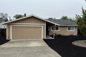 Building Photo - 5200 Roseana Ct