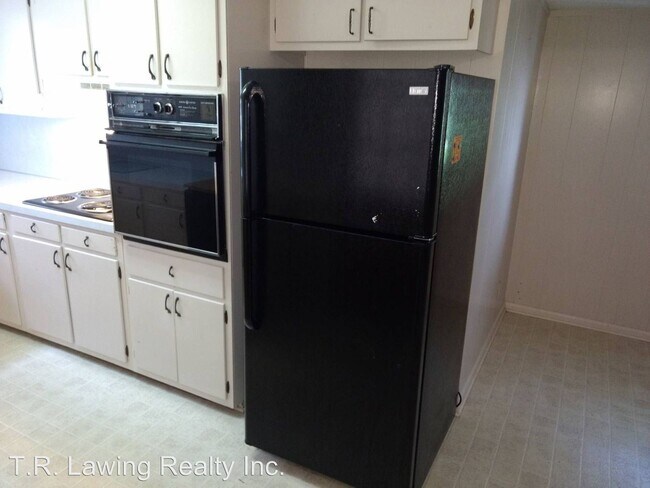 Building Photo - 3 br, 2 bath House - 828 E Main Street