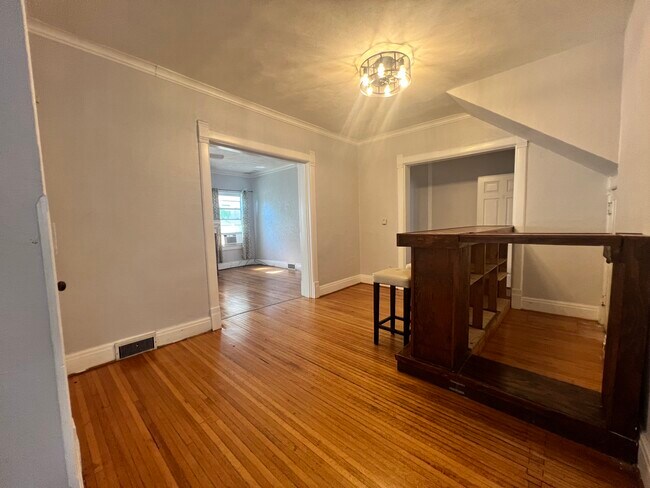 Foto del edificio - 1405 W Barker Ave