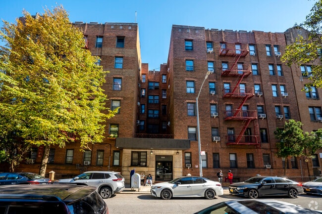 Building Photo - 3091 Brighton 3Rd St