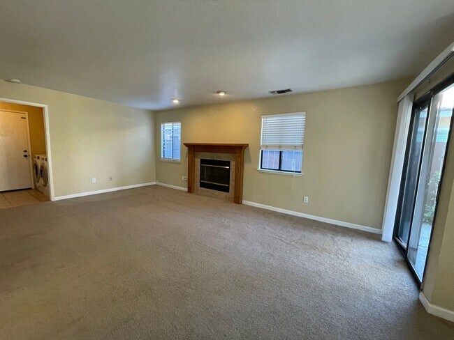 Foto del edificio - 905 Westwood Ave