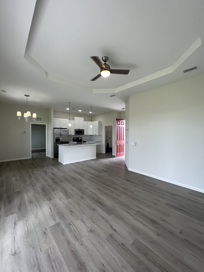 Building Photo - 1025 Jupiter Loop