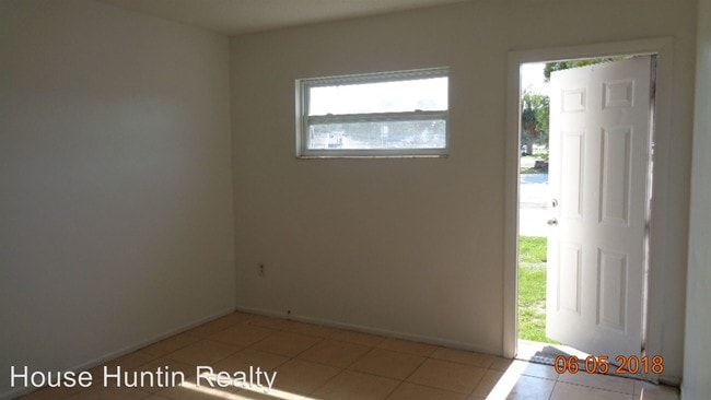 Building Photo - 2 br, 1 bath Apartment - 5305 AVERY RD