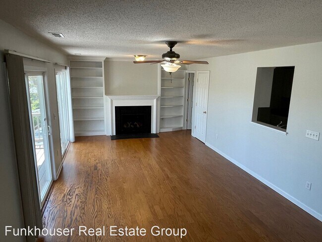 Building Photo - 3 br, 2.5 bath House - 908 Camelot Lane