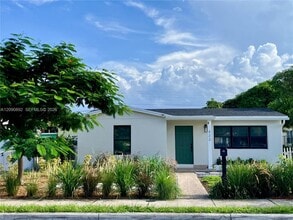 Building Photo - 622 Avenida Hermosa